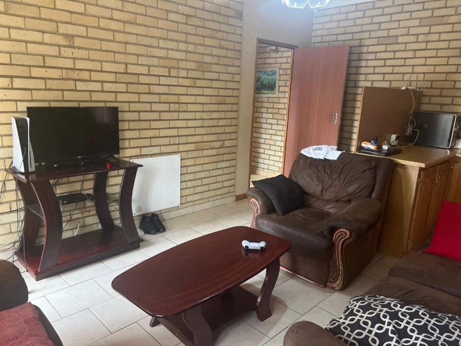 5 Bedroom Property for Sale in Potchefstroom South North West